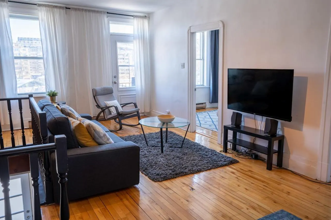 Stunning 2 Bedroom Apt 3Mins Walk From Cdn Metro Montreal Canada