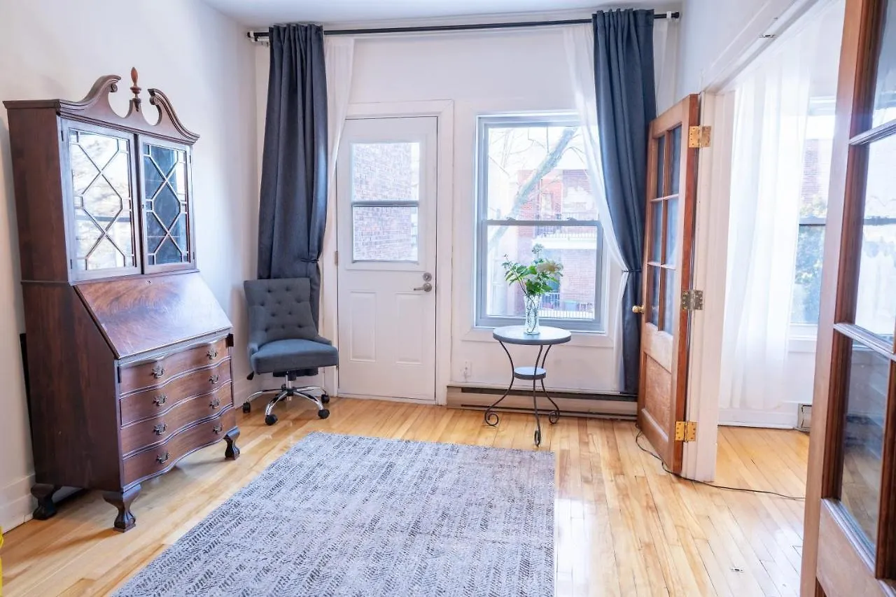 Apartment Stunning 2 Bedroom Apt 3Mins Walk From Cdn Metro Montreal