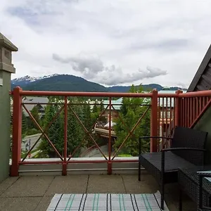 https://couples-studio-in-whistler-village.hotels-of-whistler.com